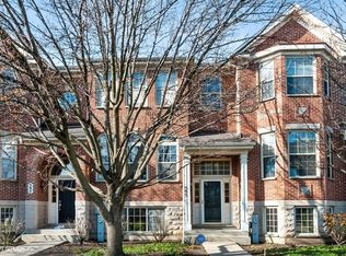 595 Prestwick Ln, Wheeling, IL 60090