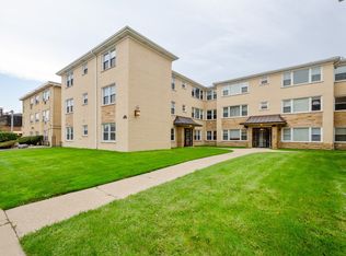 7610 Crawford Ave APT 101A, Skokie, IL 60076