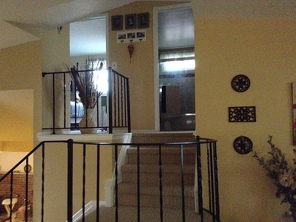 5th image of 6963 Bunkerhill Ln