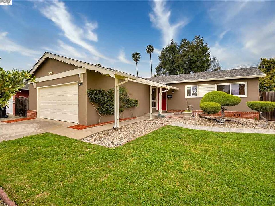 1st image of 5251 Coco Palm Dr