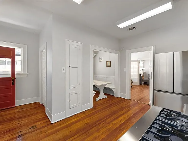 1604 S Main St — Photo 12