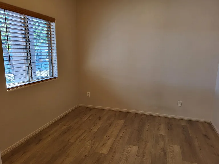 995 Piedmont Ct — Photo 13