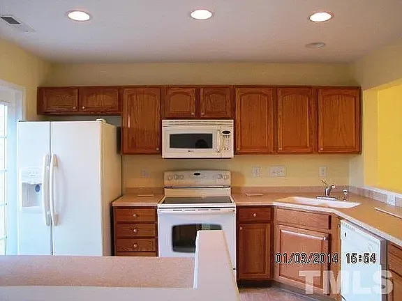 104 Anamoor Dr — Photo 3