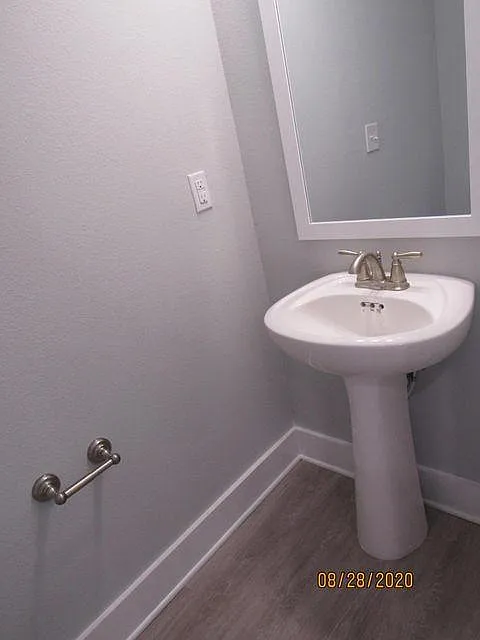 2 bed, 2.5 bath, 1128 sqft, $1,675 — Photo 3