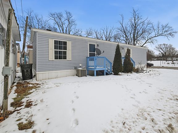 2nd image of 815 E Oakton St #311