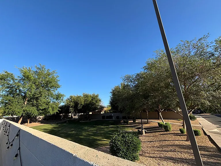 948 E Savannah Dr — Photo 24