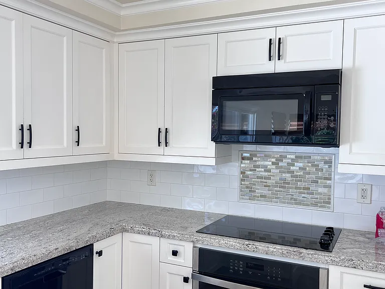 18 Eastlake — Photo 6