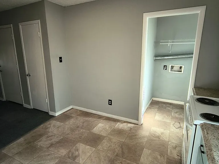 8201 Spring Valley Rd — Photo 22