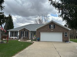 121 Tammy Ln, Somonauk, IL 60552
