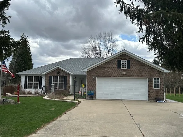 121 Tammy Ln, Somonauk, IL 60552