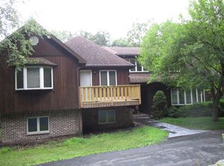 134 Ladderback Ln, Cresco, PA 18326