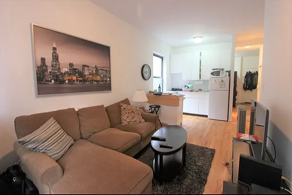 Rented by Dynamik Realty | media 4