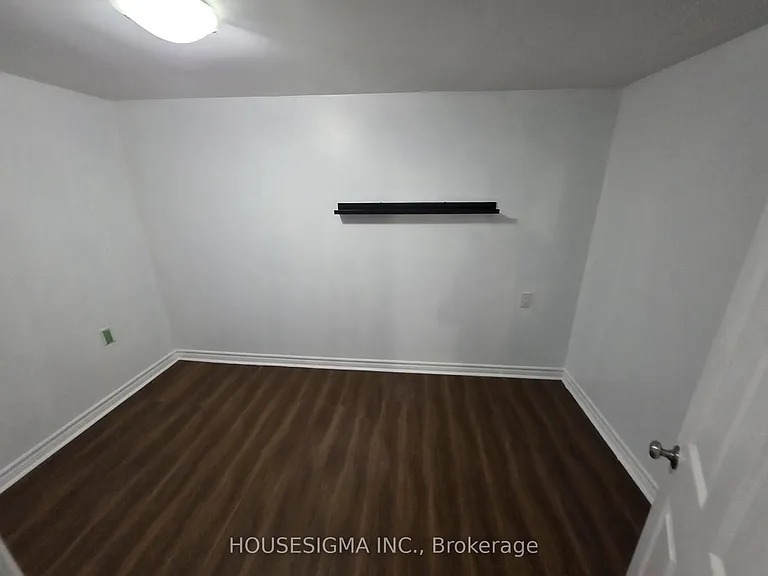 30 Silvercrest Ave #BASEMENT — Photo 5