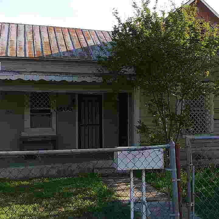 1st image of 1406 W Travis St