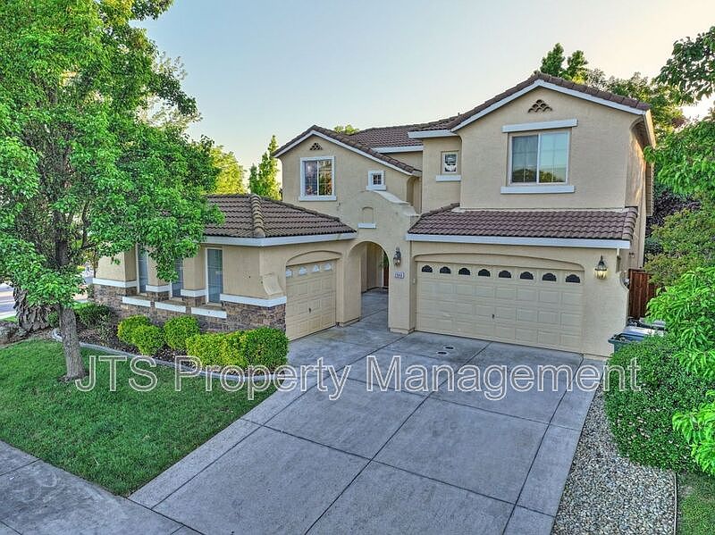1st image of 2040 San Esteban Cir