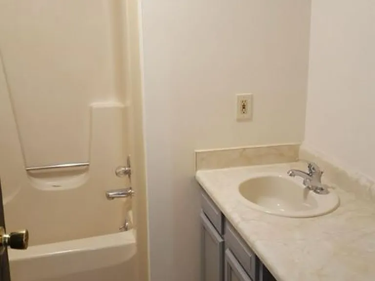 1034 Kelley St — Photo 7