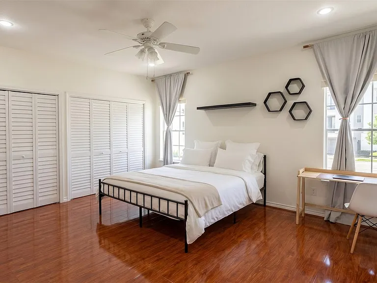384 Wilcrest Dr #384 — Photo 15