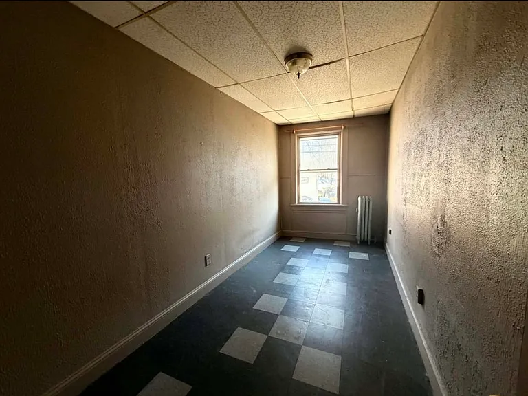 99 N Main St #2A — Photo 5