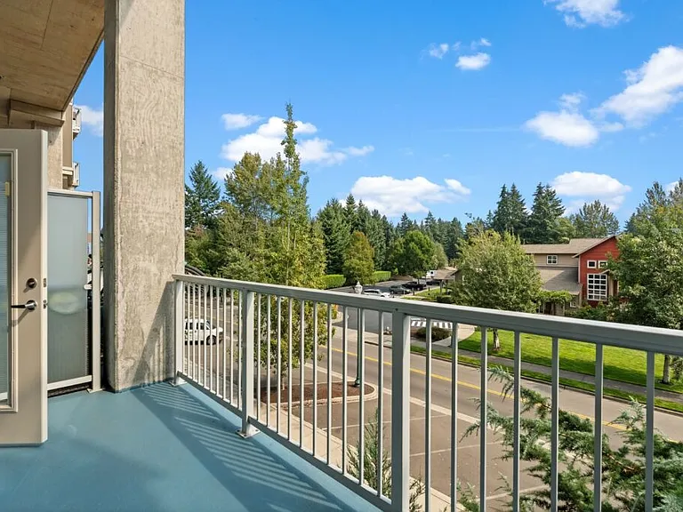 Latitude 47 — Photo 22
