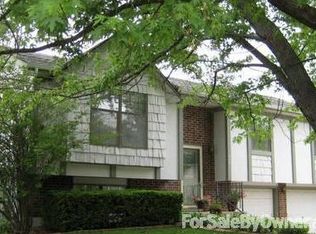 1404 N Blue Mills Rd, Independence, MO 64056