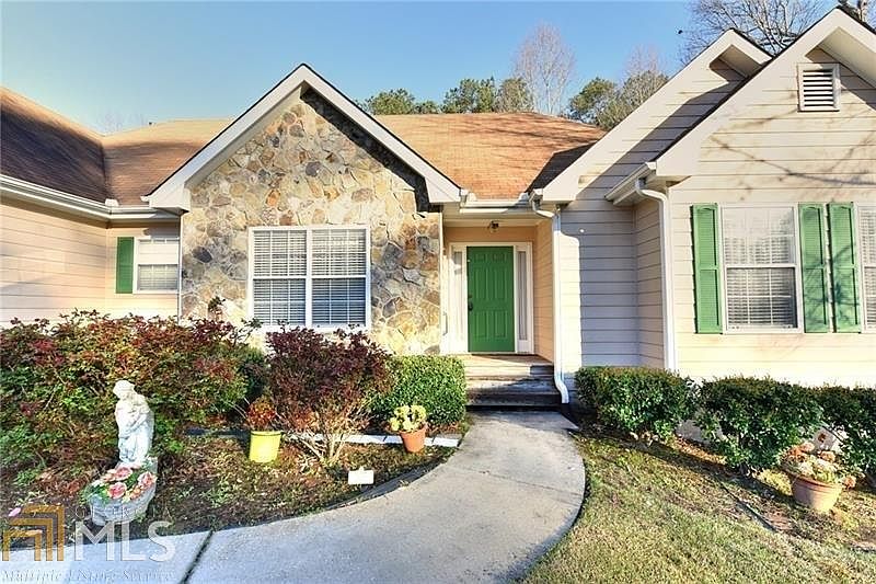 2nd image of 3040 Cove Crossing Dr