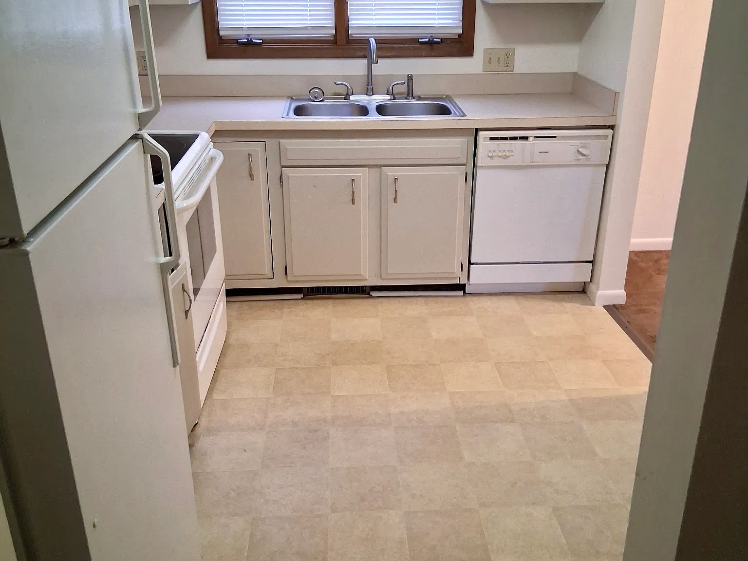 5436 Cresthaven Ln — Photo 1