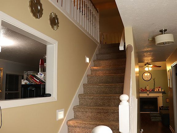 4th image of 5906 Oakcrest Dr