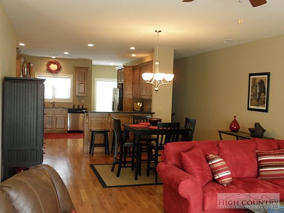 3rd image of 40 Club Villa Drive