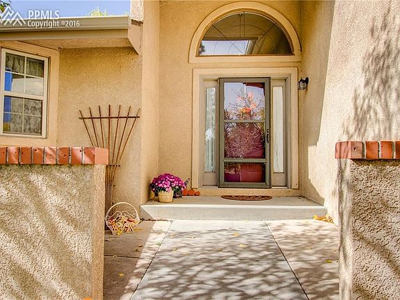 The entry way invite you in with all of its charm.