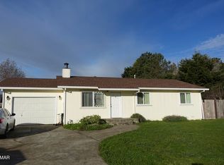 135 Howland Ct, Fort Bragg, CA 95437