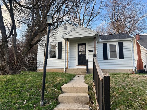 2nd image of 909 Port Jefferson Rd