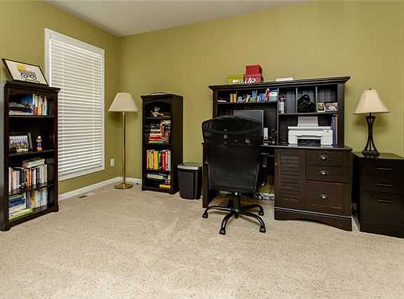 5th image of 202 SW Driftwood Dr