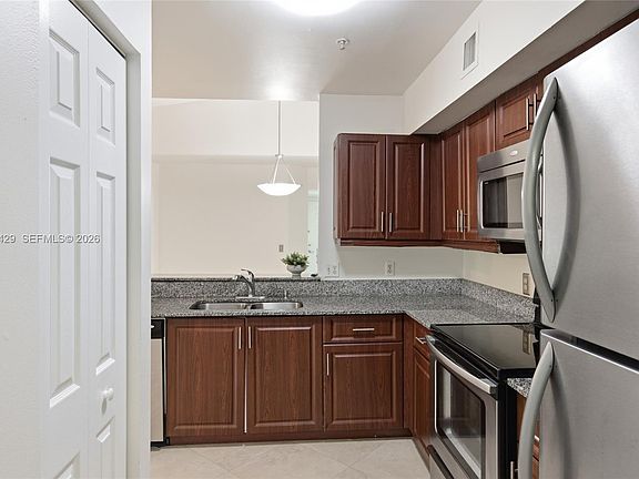 3rd image of 2451 Centergate Dr APT 303