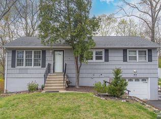 63 Calumet Ave, Oakland, NJ 07436