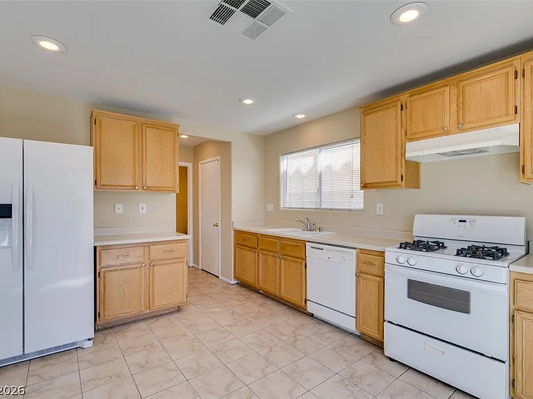 1170 Orange Meadow St — Photo 12
