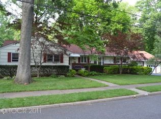 913 Elaine Ter, Ridgewood, NJ 07450