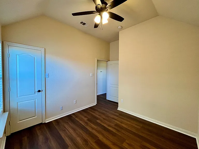 921 Raleigh Path Rd — Photo 9