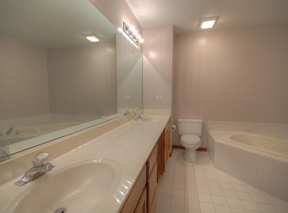 5th image of 500 Parkview Ter #204