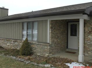 1574 Catalpa Dr, Radcliff, KY 40160