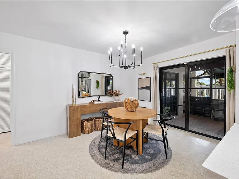 4208 Monroe St — Photo 33