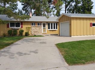 2526 41st St, Two Rivers, WI 54241