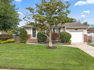 151 N East Blvd, Massapequa, NY 11758