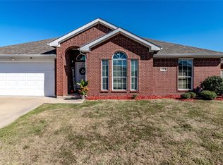 1413 Whispering Oaks Dr, Midlothian, TX 76065