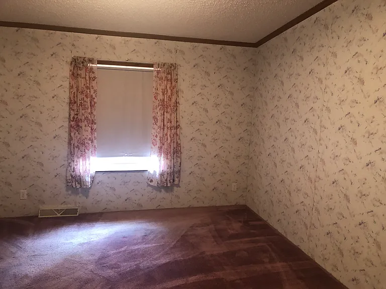 404 Crimsom King Cir #404 — Photo 18