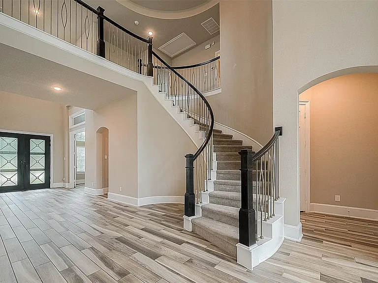 115 N Winter Sunrise Cir — Photo 16
