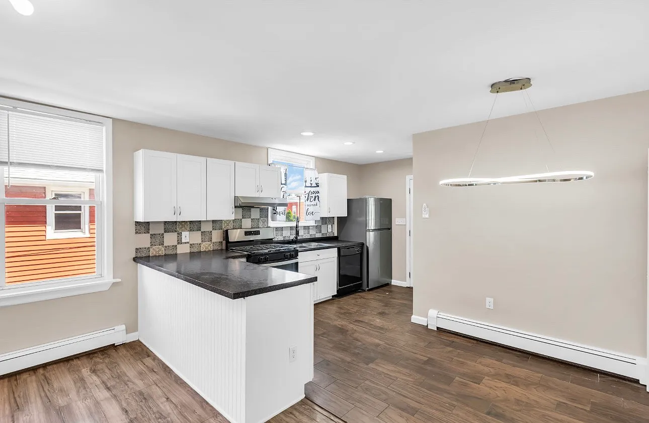 3 bed, $3,095 — Photo 2