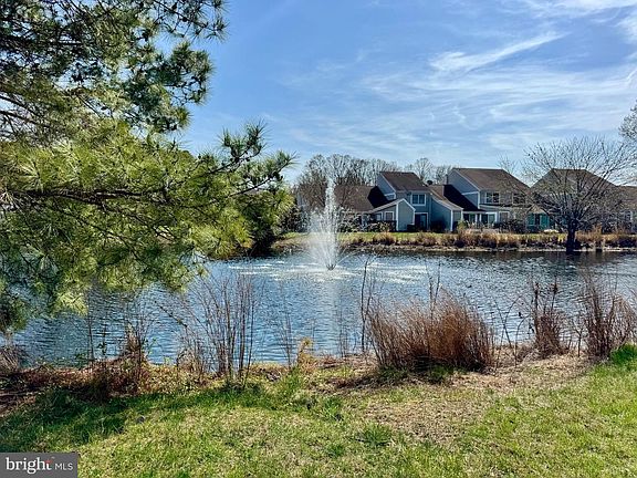 4th image of 2008 Bridgepointe Dr