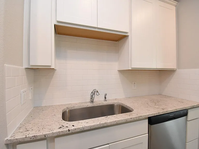 2128 Port Jackson Dr — Photo 21