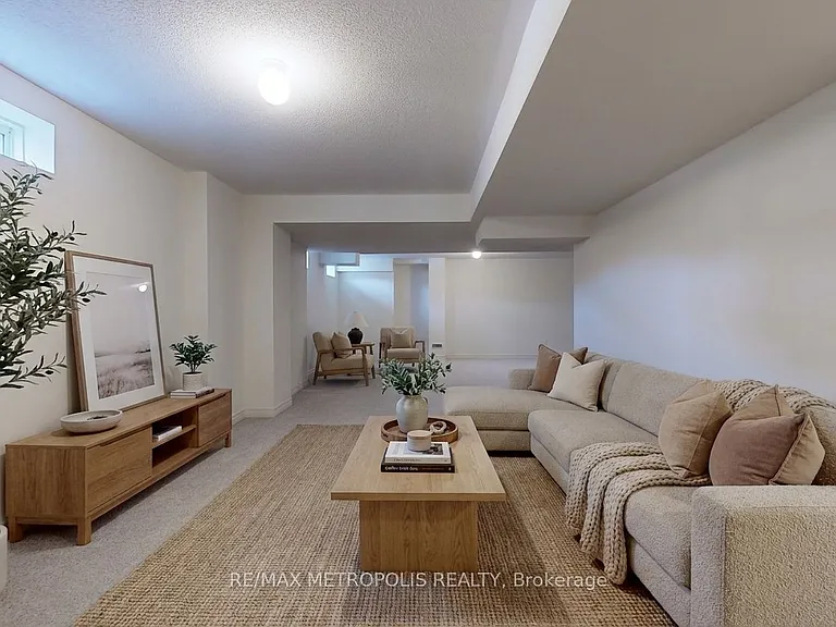 647 Fleetwood Dr — Photo 45