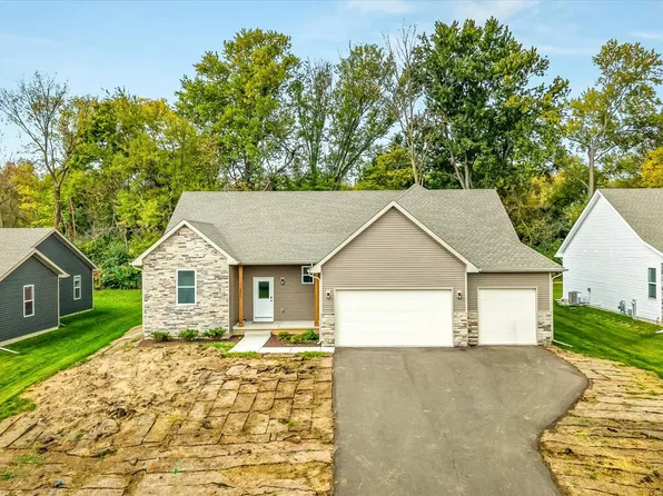 9874 Hawks Pointe Trl, Roscoe, IL 61073